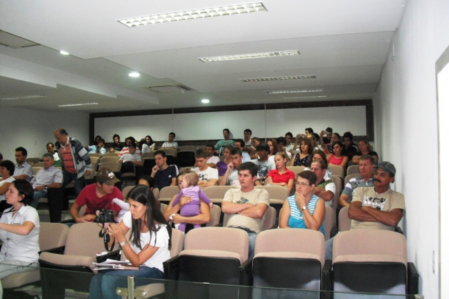 https://camaraguabiruba.sc.gov.br/upload/noticias/2011/04/land_md_fotos-da-sessao-da-camara-dia-05-04-2011-011.jpg